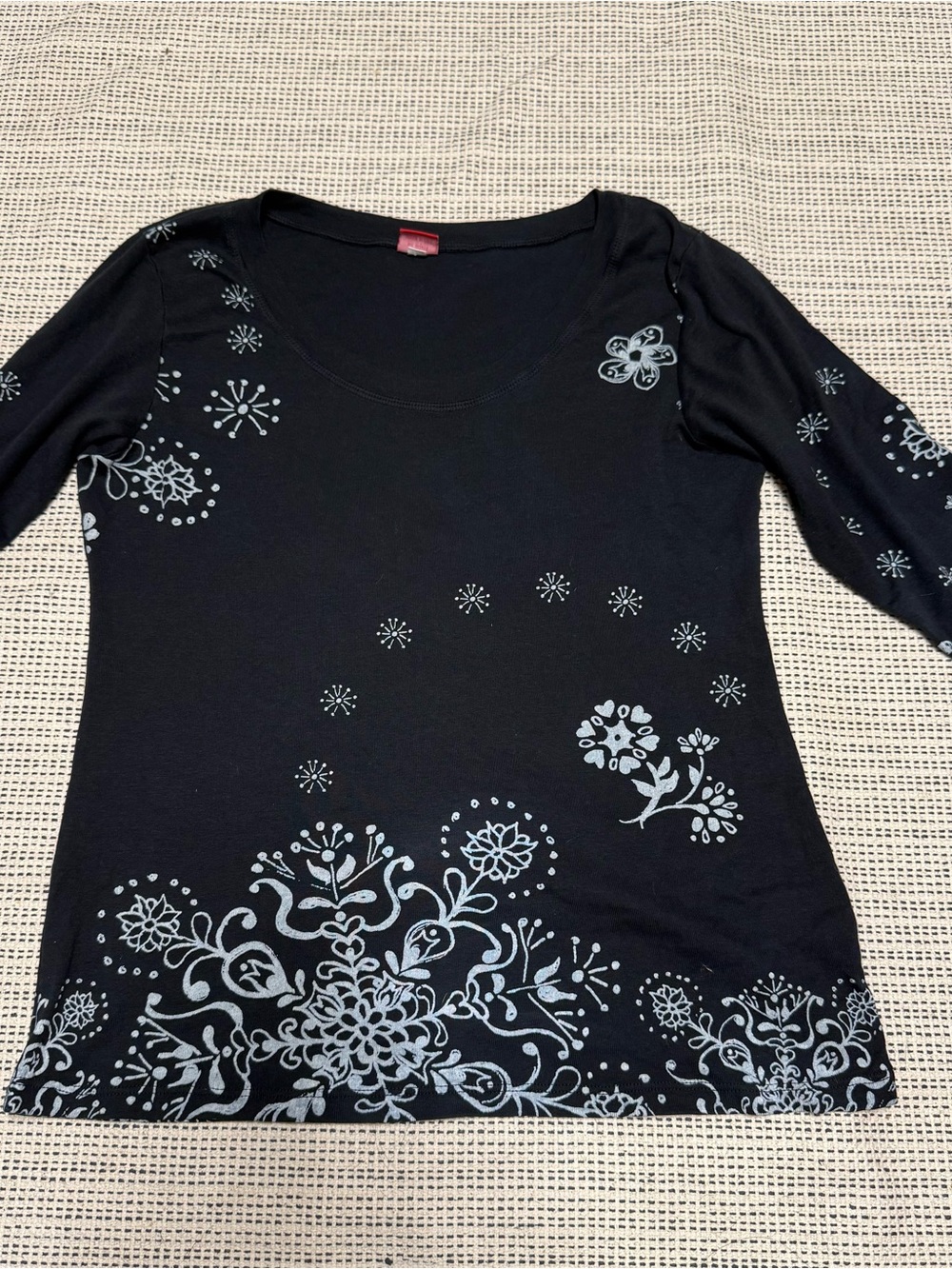 Woman’s black/ gray cotton Y2K floral print 3/4 sleeves